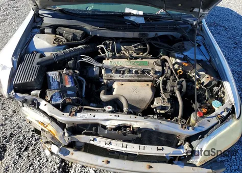 2001 Honda Accord Ex z USA, uszkodzony, nr VIN 1HGCG66891A086348